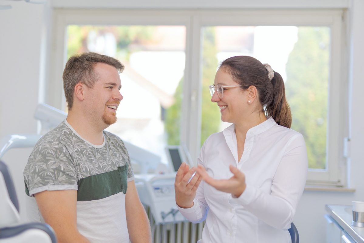 Herzlich Willkommen in Ihrer<br>Zahnarztpraxis Hanau-Großauheim