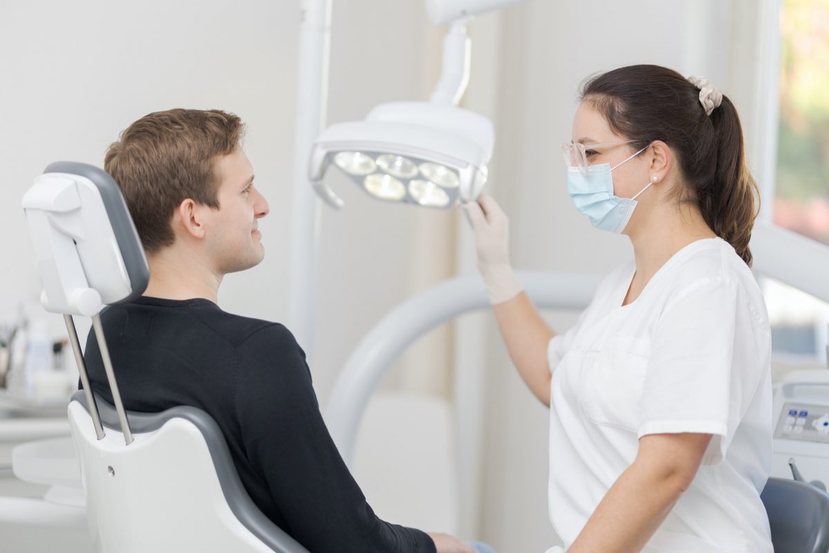 Herzlich Willkommen in Ihrer<br>Zahnarztpraxis Hanau-Großauheim